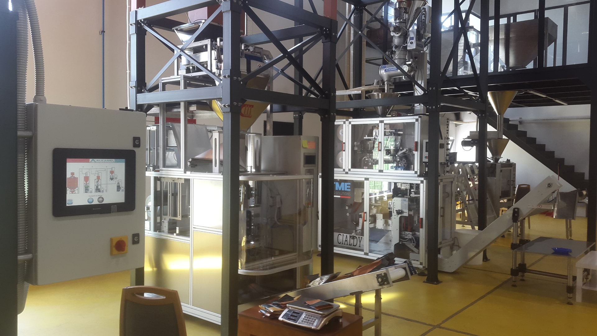 Makineri Paketimi Tirane - Instalim impjante industriale paketimi, paisje per paketim, vakumi, automatike, mekanike, makineri amballazhimi